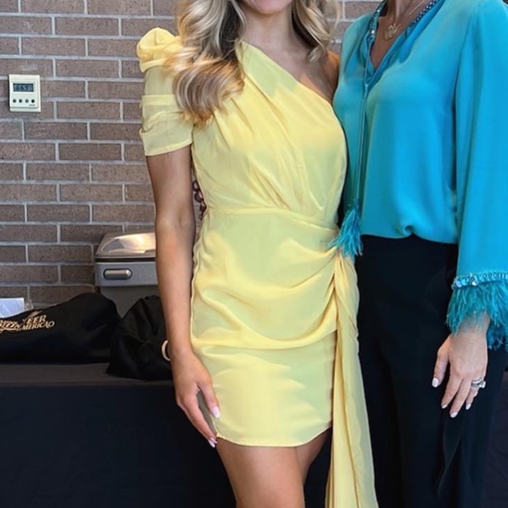 Pretty little thing one shoulder yellow cocktail dress size 4